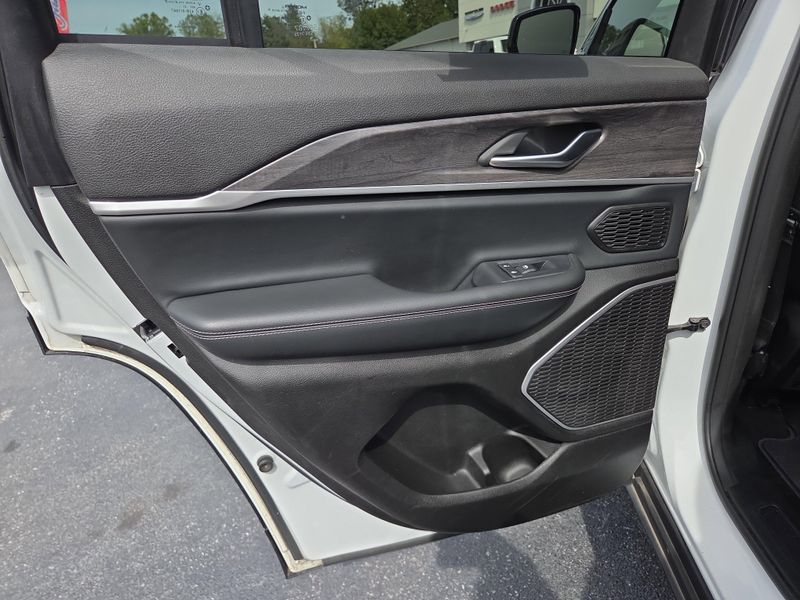 2022 Jeep Grand Cherokee Limited photo 21