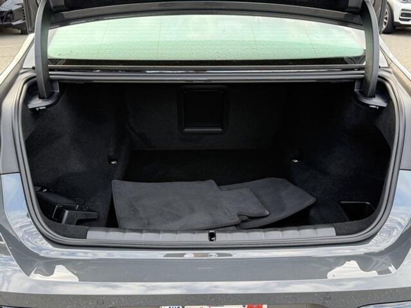 Used 2025 BMW 7 Series 760i xDriveImage 16