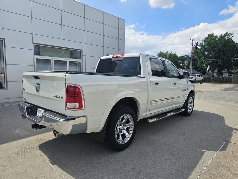 2017 RAM 1500 LaramieImage 8