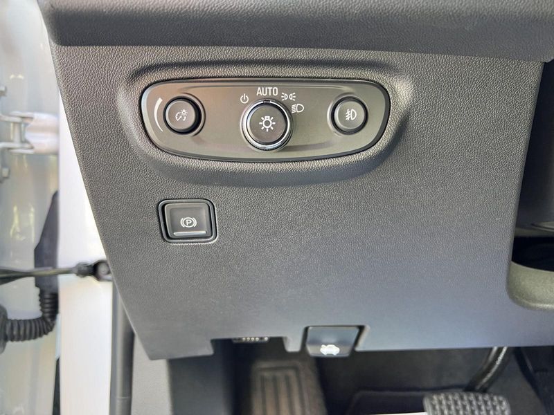 2023 Gmc Terrain SLT photo 18