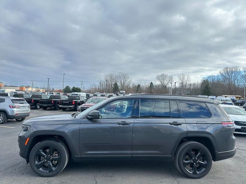 2021 Jeep Grand Cherokee L LaredoImage 9