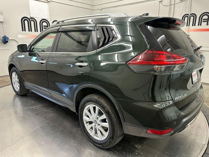 2020 Nissan Rogue SVImage 14