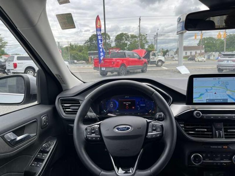 2022 Ford Escape Titanium