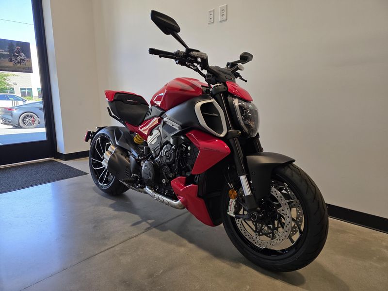 2025 Ducati Diavel V4