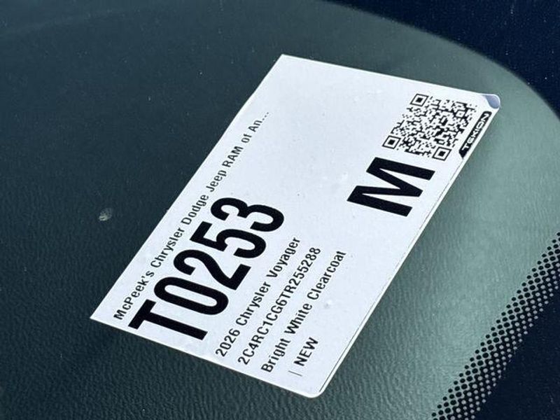 New 2026 Chrysler Voyager LxImage 23