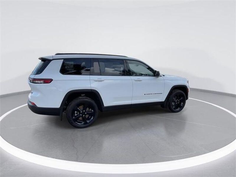 New 2025 Jeep Grand Cherokee L Limited 4x4Image 8