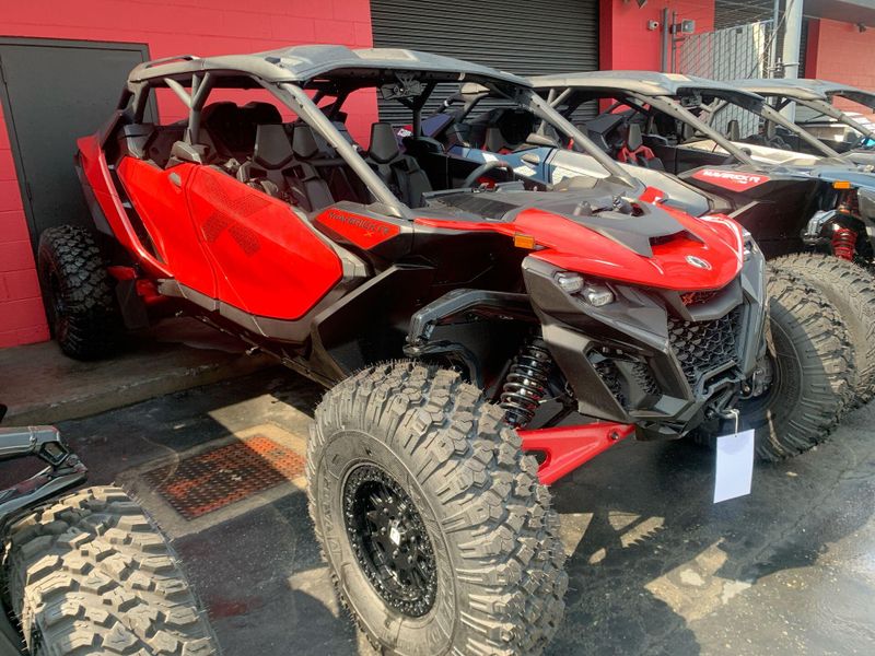 New 2025 Can-Am MAVERICK R MAX X 999T DCT Image 18