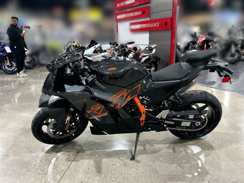 New 2026 KTM 990 RC R Image 24