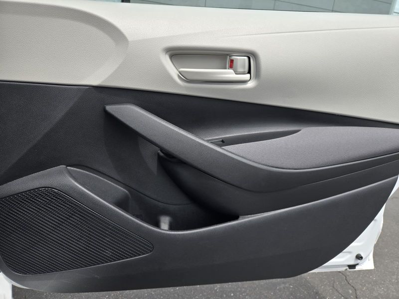 Used 2025 Toyota Corolla LE CVT (Natl)