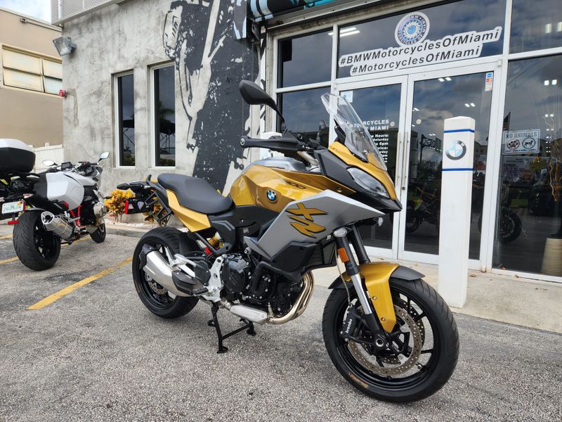 2021 BMW F 900 XR Image 9