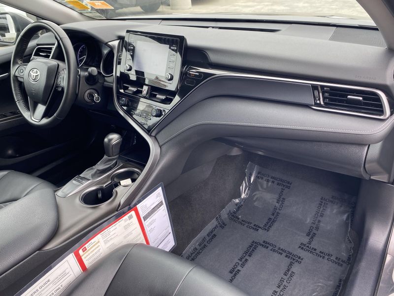 Used 2023 Toyota Camry SEImage 11