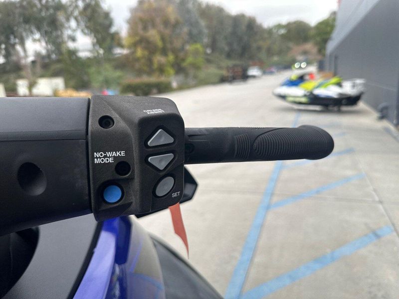 Used 2014 Yamaha FX SVHO - Black/Blue Image 4