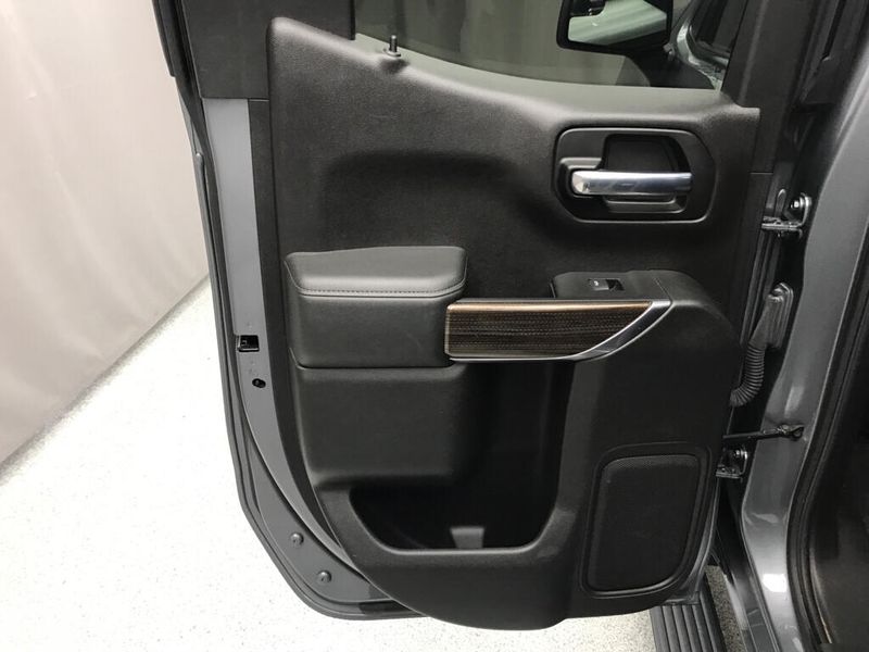 Used 2020 Chevrolet Silverado 1500 RSTImage 8