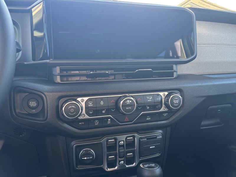 New 2026 Jeep Wrangler 4-door Sport SImage 29