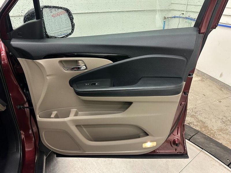 2018 Honda Ridgeline RTL-EImage 31