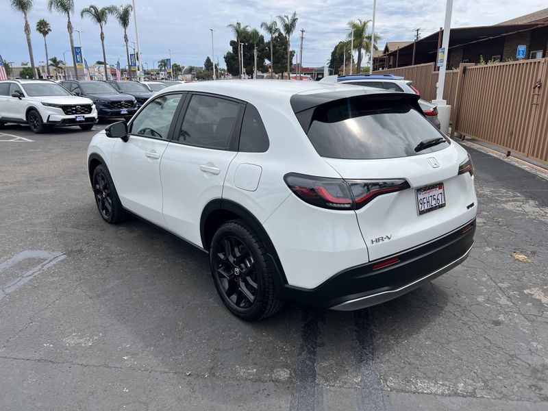 Used 2023 Honda HR-V SportImage 2