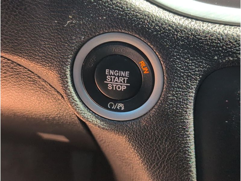 Used 2022 Dodge Charger SXTImage 17