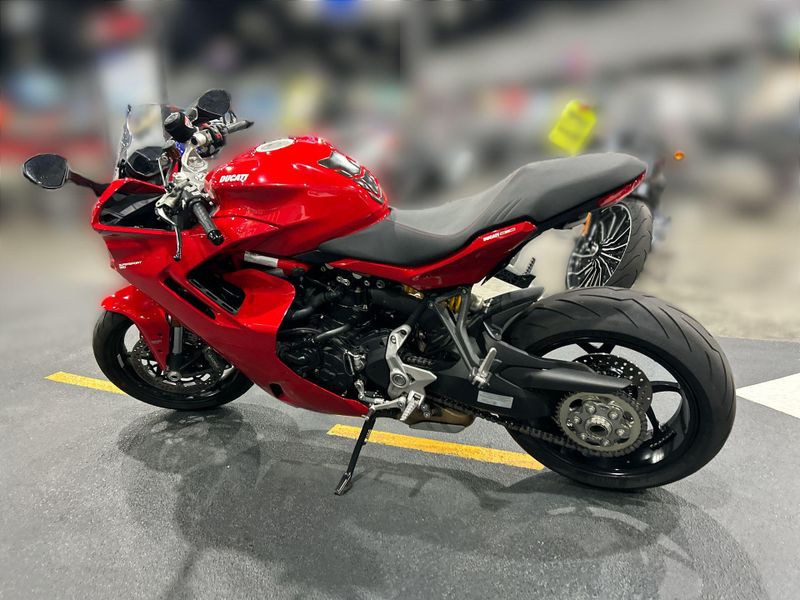 Used 2024 Ducati SUPERSPORT 950 Image 16