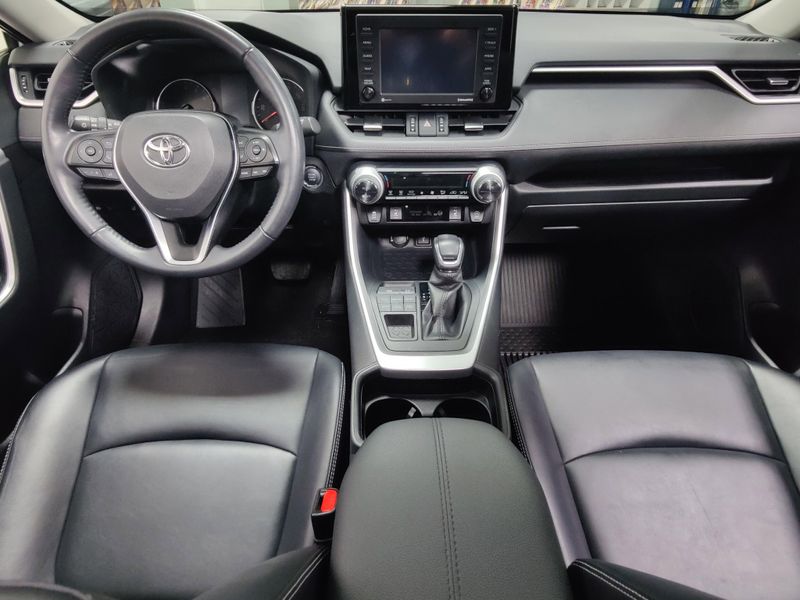 Used 2020 Toyota RAV4 XLE Premium AWD w/SunroofImage 19