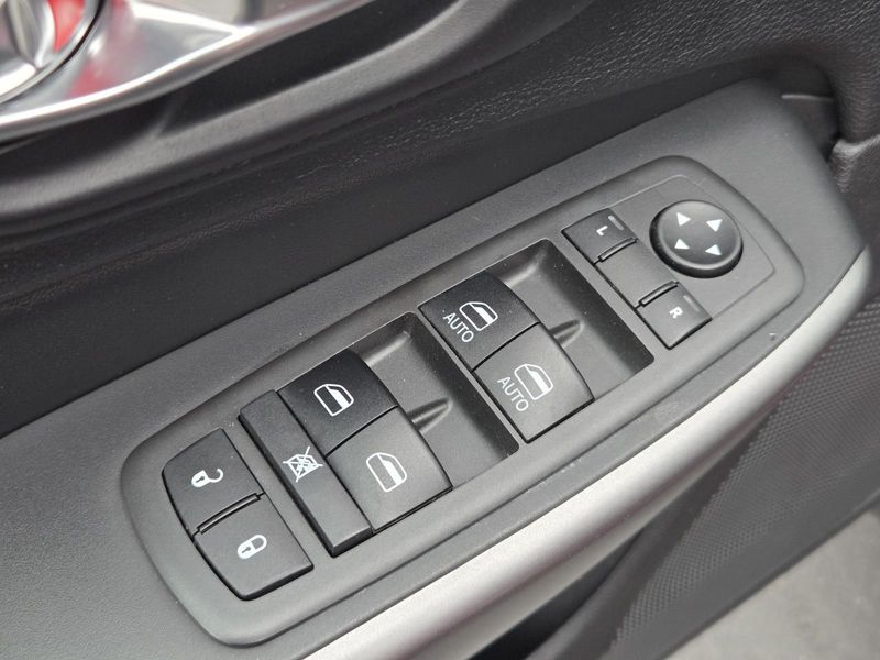 Used 2021 Jeep Cherokee Latitude FWD