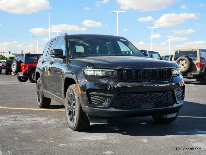 New 2025 Jeep Grand Cherokee Altitude X 4x4