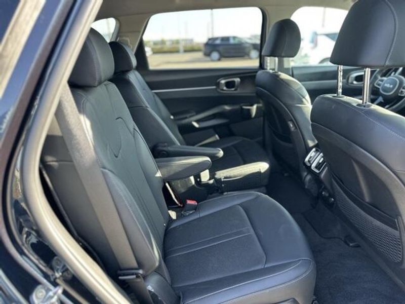 Used 2023 Kia Sorento Hybrid EXImage 12