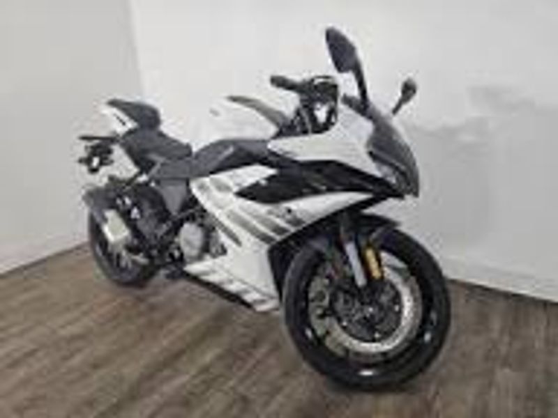 NEW 2026 CFMOTO 300 SS Image 3