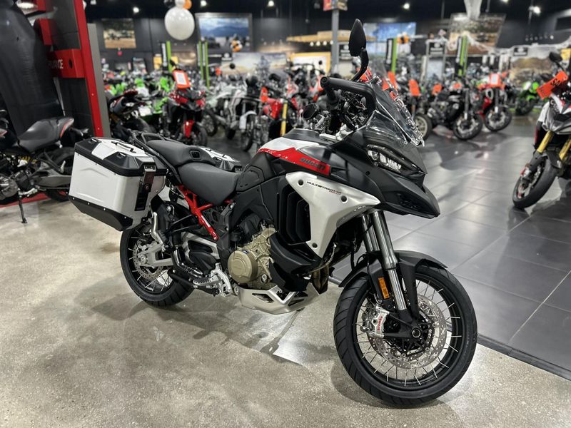 New 2025 Ducati MULTISTRADA V4 RALLY TRAVEL & RADAR SPOKED WHEELS 