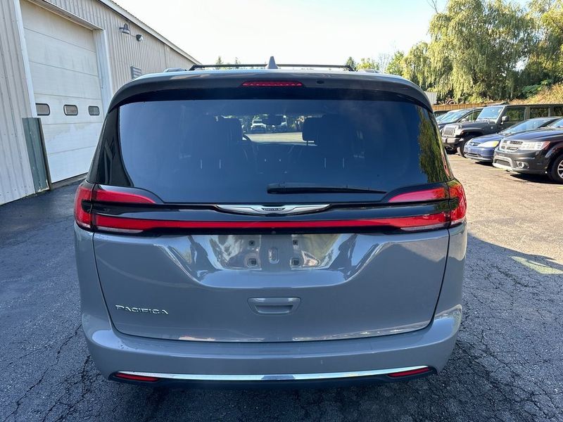 2022 Chrysler Pacifica Touring LImage 13