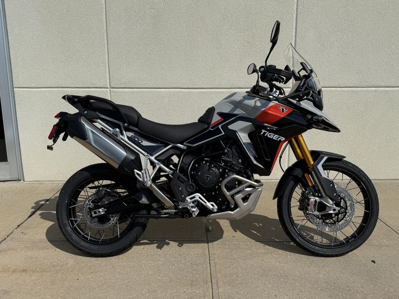 2025 Triumph TIGER 900 RALLY PROImage 2