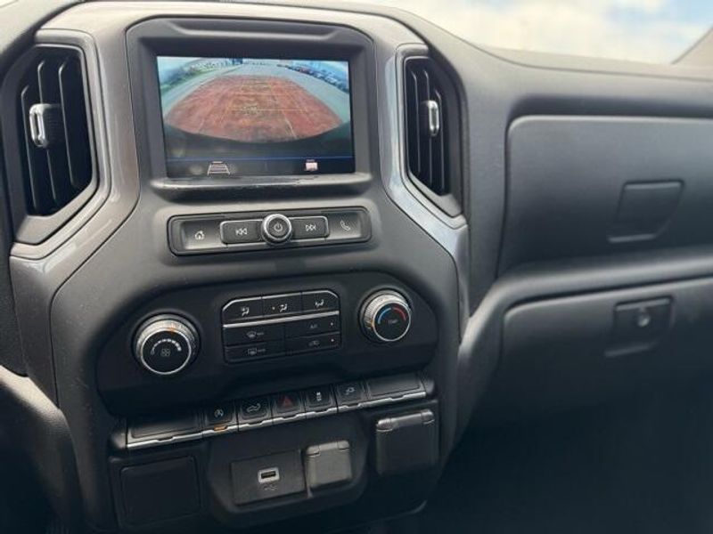 2020 Chevrolet Silverado 1500 CustomImage 17