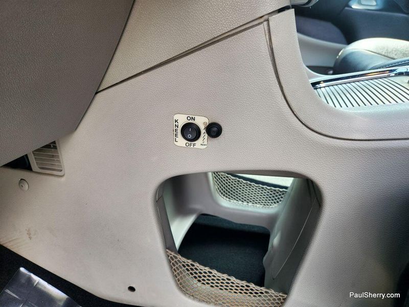 2018 Dodge Grand Caravan SXTImage 36