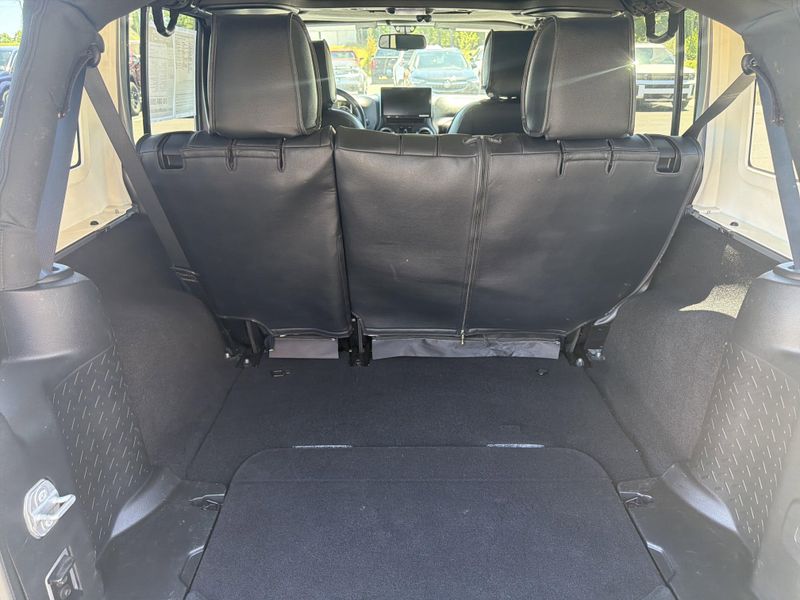 Used 2017 Jeep Wrangler Unlimited SportImage 21
