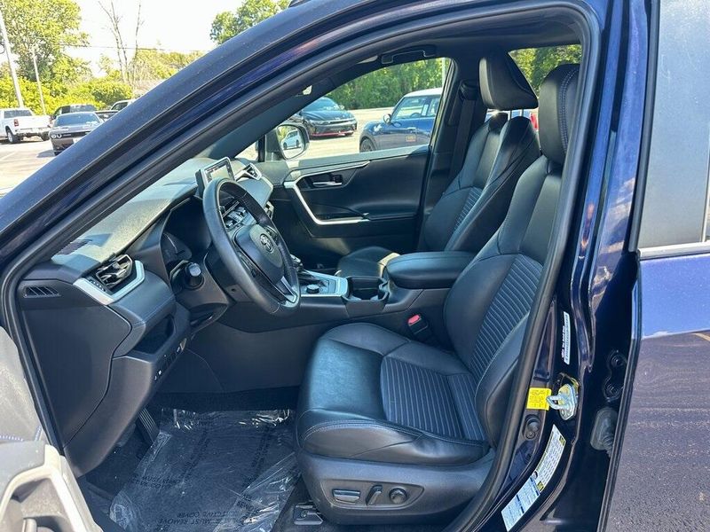 2021 Toyota RAV4 XSE photo 11