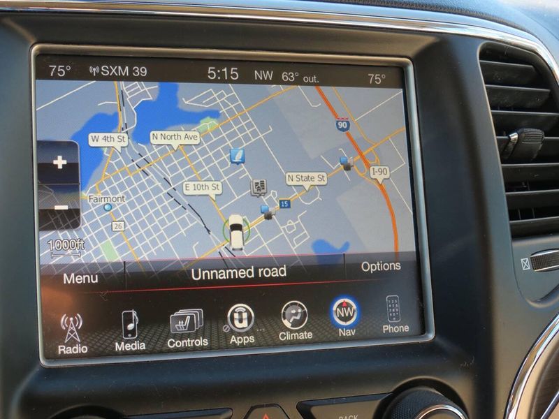 Used 2017 Jeep Grand Cherokee Overland 4x4 4dr SUVImage 15