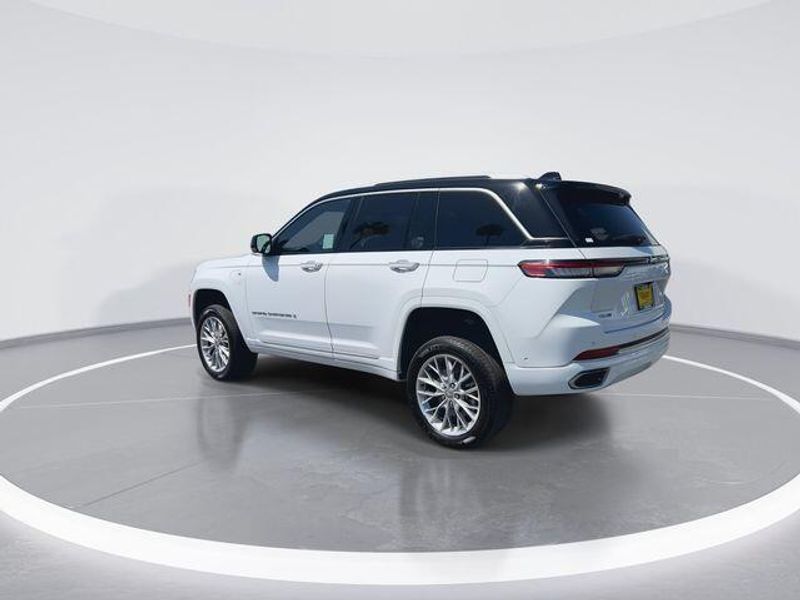 Used 2022 Jeep Grand Cherokee Summit 4xeImage 6