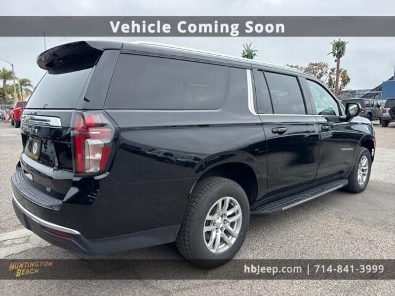 2023 Chevrolet Suburban LTImage 5