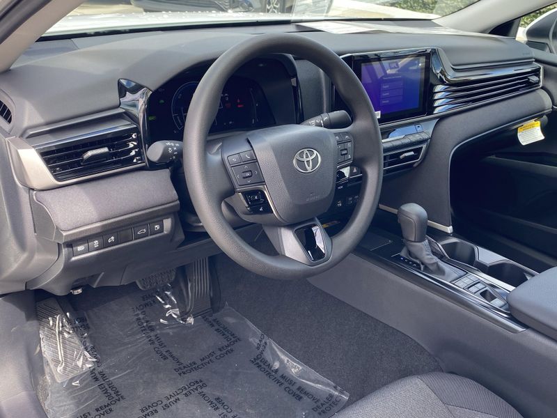 2025 Toyota Camry LEImage 13