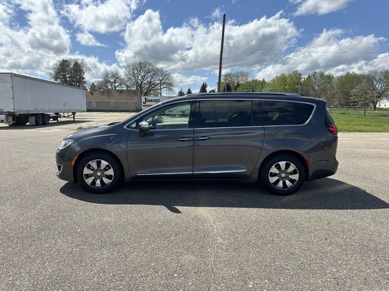 2018 Chrysler Pacifica Hybrid LimitedImage 26