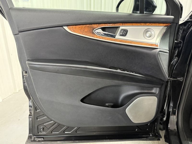 Used 2016 Lincoln MKX ReserveImage 8