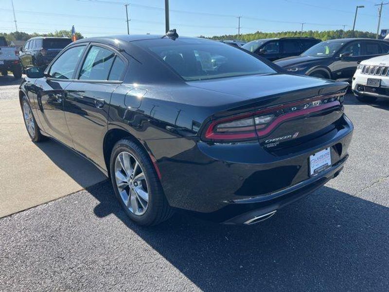2022 Dodge Charger SXTImage 4