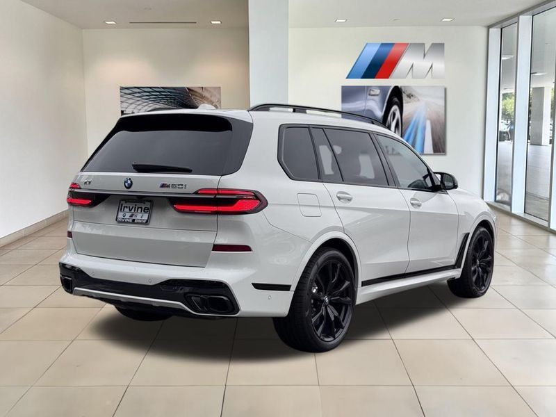 2025 BMW X7 M60iImage 8