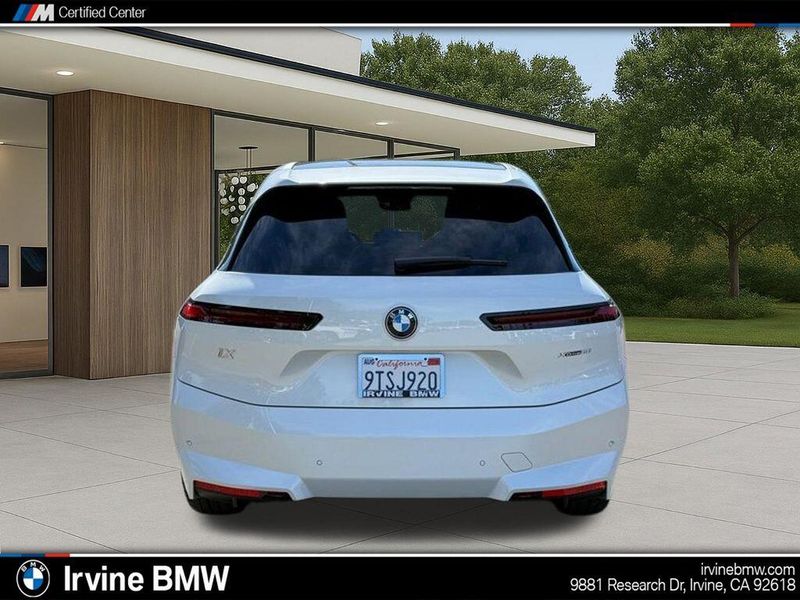 Used 2026 BMW iX xDrive60Image 10