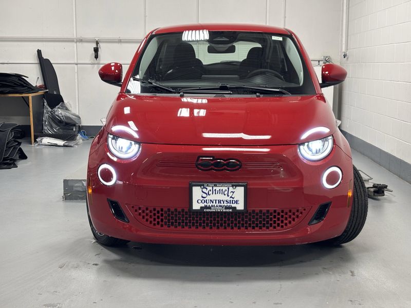 2024 Fiat 500e Inspi(red)Image 6