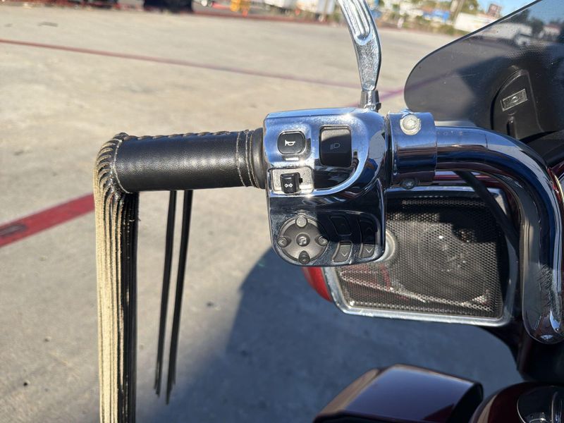 Used 2017 Indian Motorcycle Roadmaster Image 24