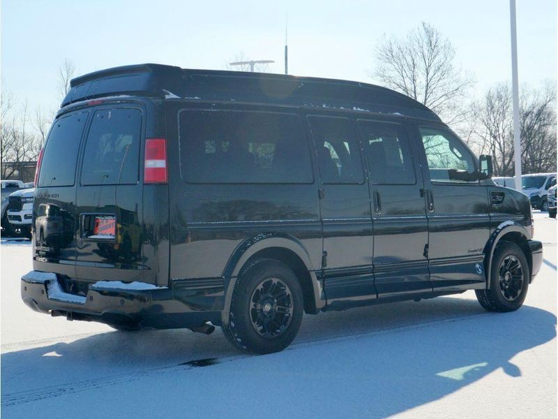 2019 Chevrolet Express 2500 Image 12