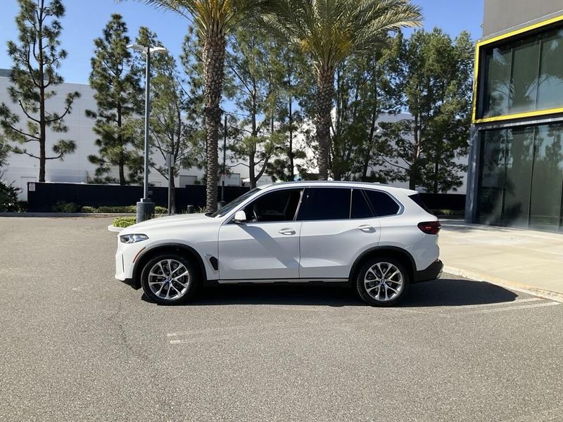 2025 BMW X5 xDrive40iImage 5