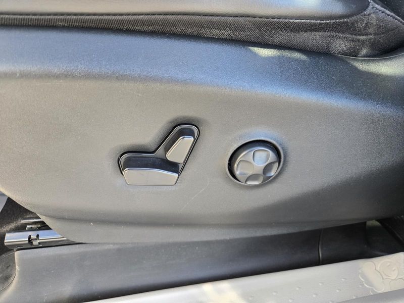 Used 2023 Chrysler Pacifica Touring L FWD