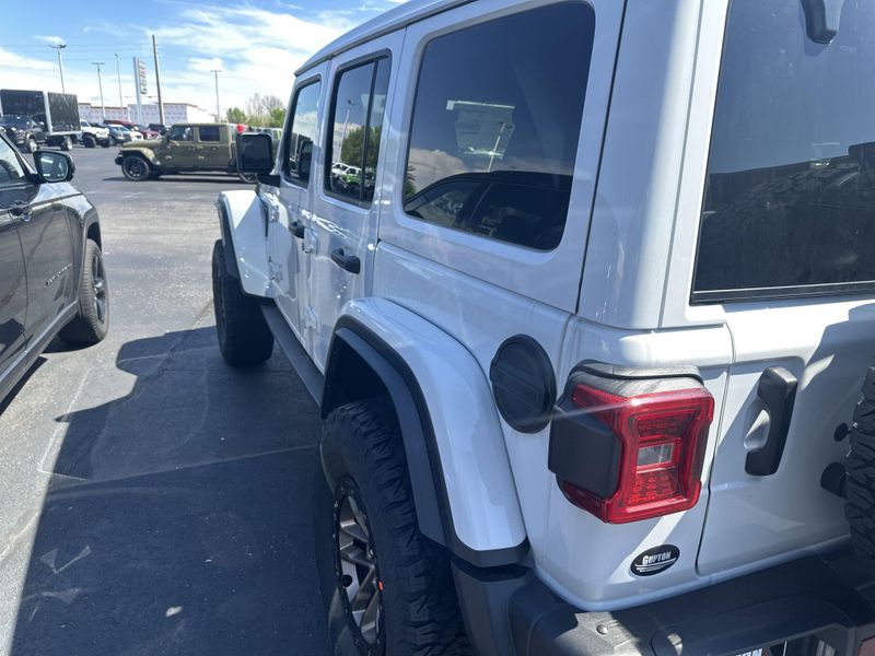 New 2025 Jeep Wrangler 4-door Rubicon 392Image 9