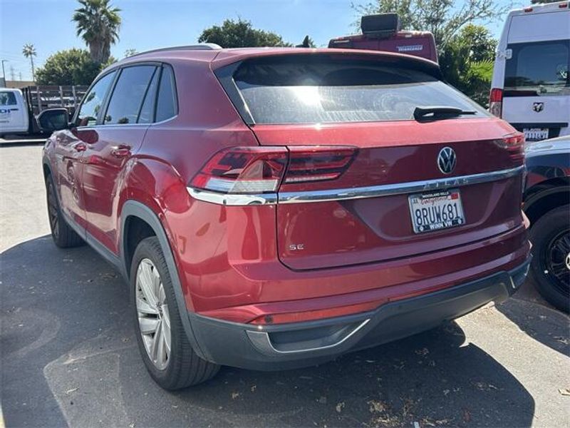 2020 Volkswagen Atlas Cross Sport SE photo 3